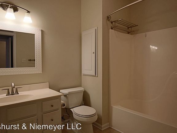 4th image of 102 Courthouse Dr APT 13
