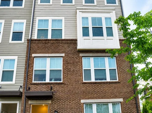 2303 Stephanie Tessa Ln Unit 69, Woodbridge, VA 22191