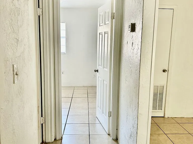 1225 Kennedy Rd #6 — Photo 3