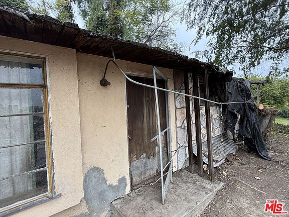 3rd image of 2501 Florentina Ave