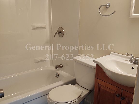 5th image of 584 Riverside Dr APT 17