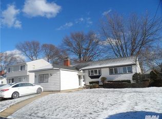 271 Broadway, Massapequa Park, NY 11762