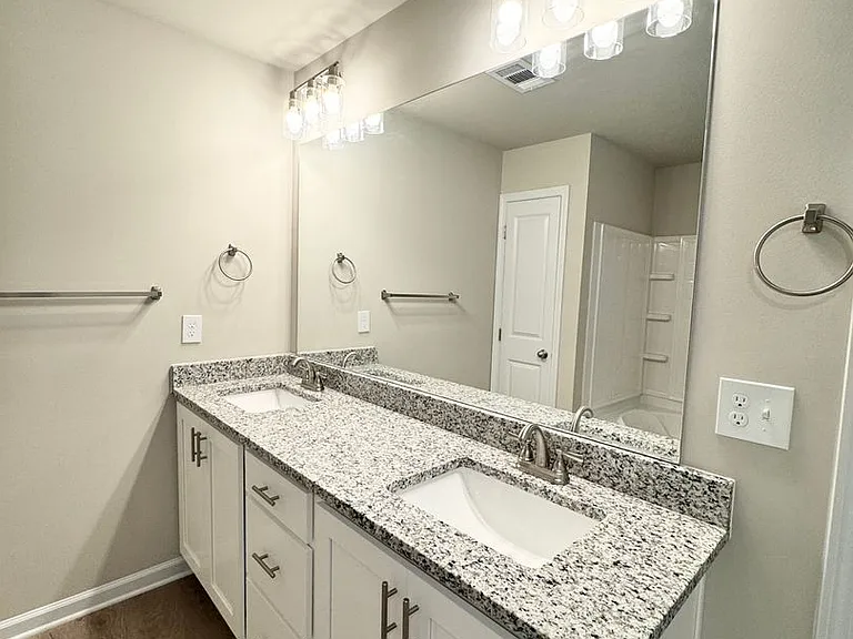 1201 McCoy St — Photo 16