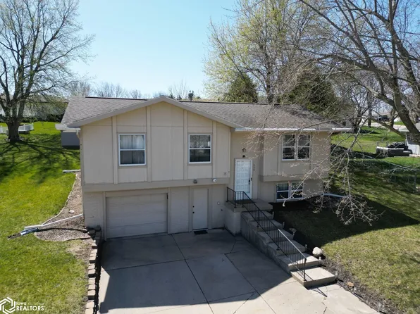 608 Troy Dr, Carroll, IA 51401
