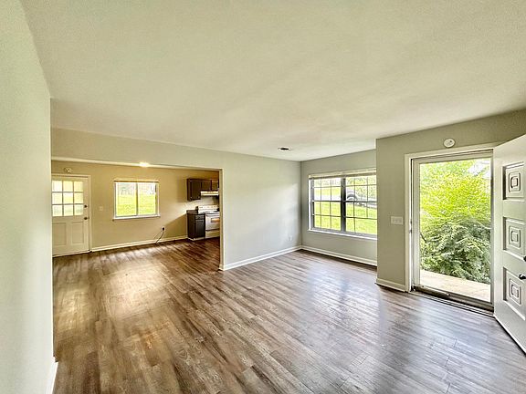4th image of 4647 Cary Ln #4647