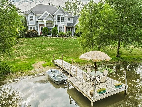 2nd image of 26 Fawn Meadow Dr