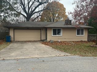 816 Hawthorne Dr, Neosho, MO 64850
