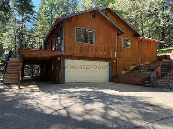 7077 Pine Cone Dr