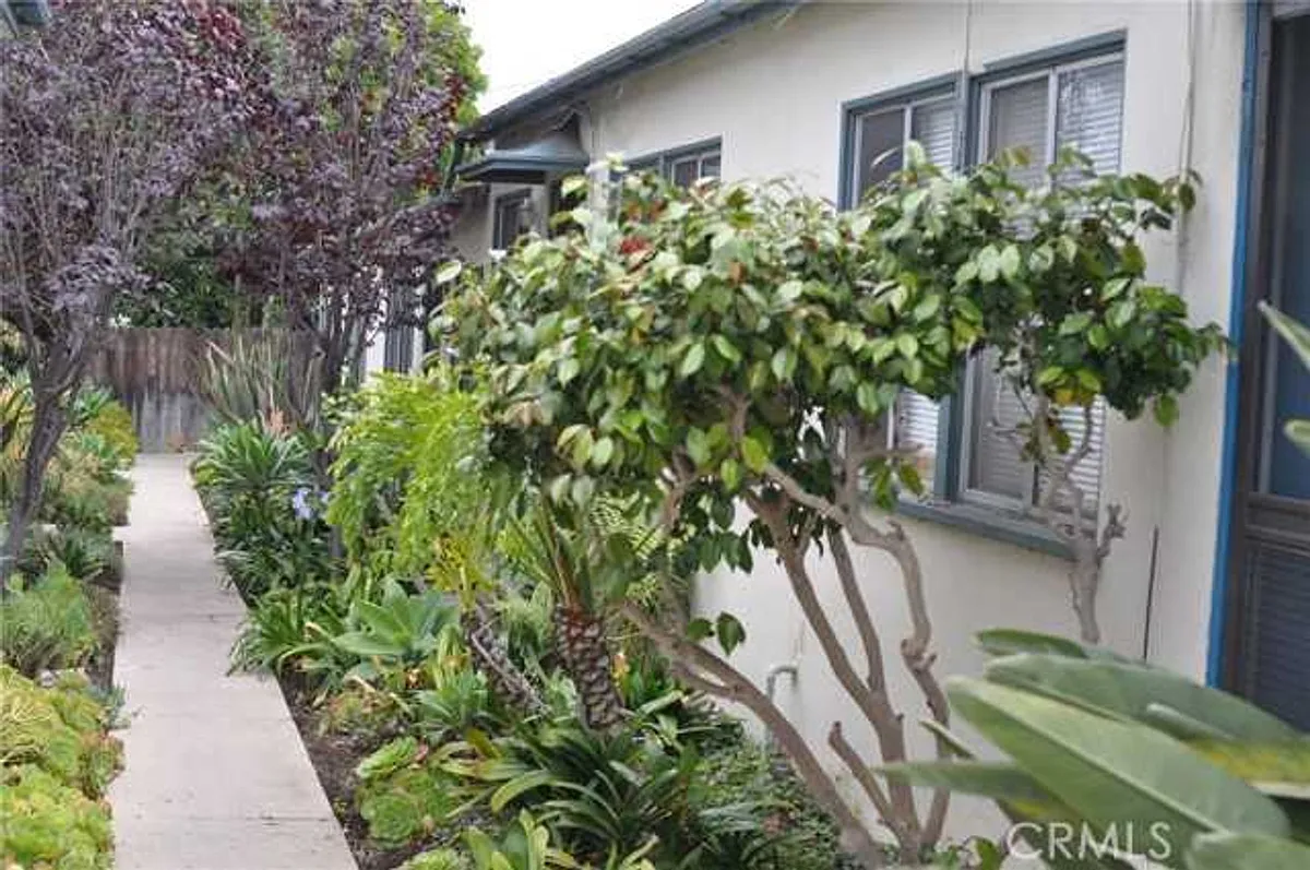 Building Photo - 924-934 Termino Ave., Long Beach, CA