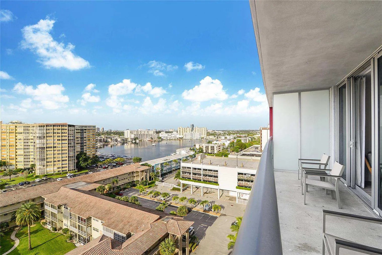 1 bed, 1.0 bath, 699 sqft, $2,627 — Photo 4