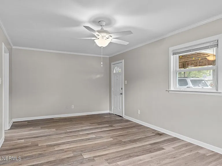 4303 Country Club Rd — Photo 17