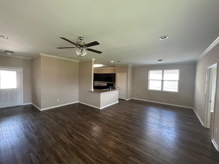 6952 Vernado Dr — Photo 3