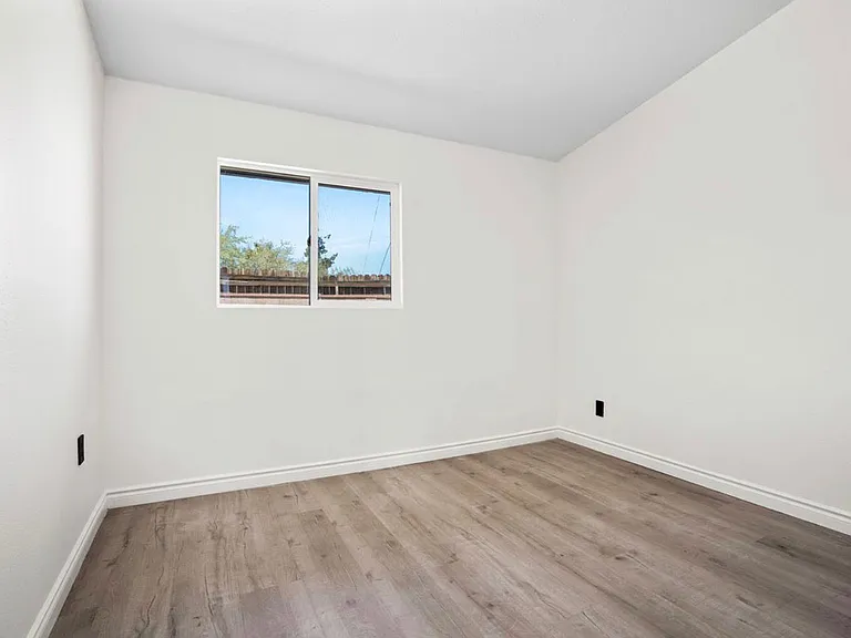 44715 Gingham Ave — Photo 13