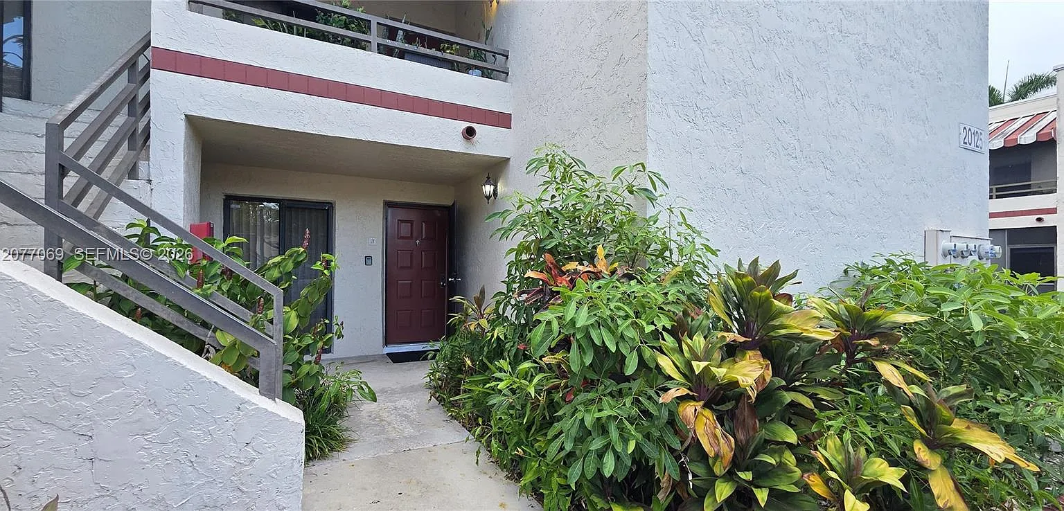 Quatraine Condo Ii Ph Ii — Photo 2