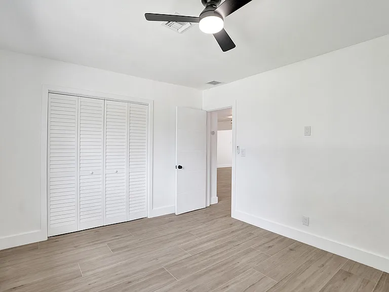 1250 SW 4th St — Photo 28