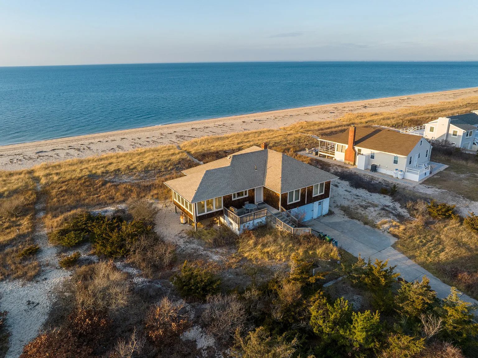 Beachfront Cottage - Open Listing — Photo 1