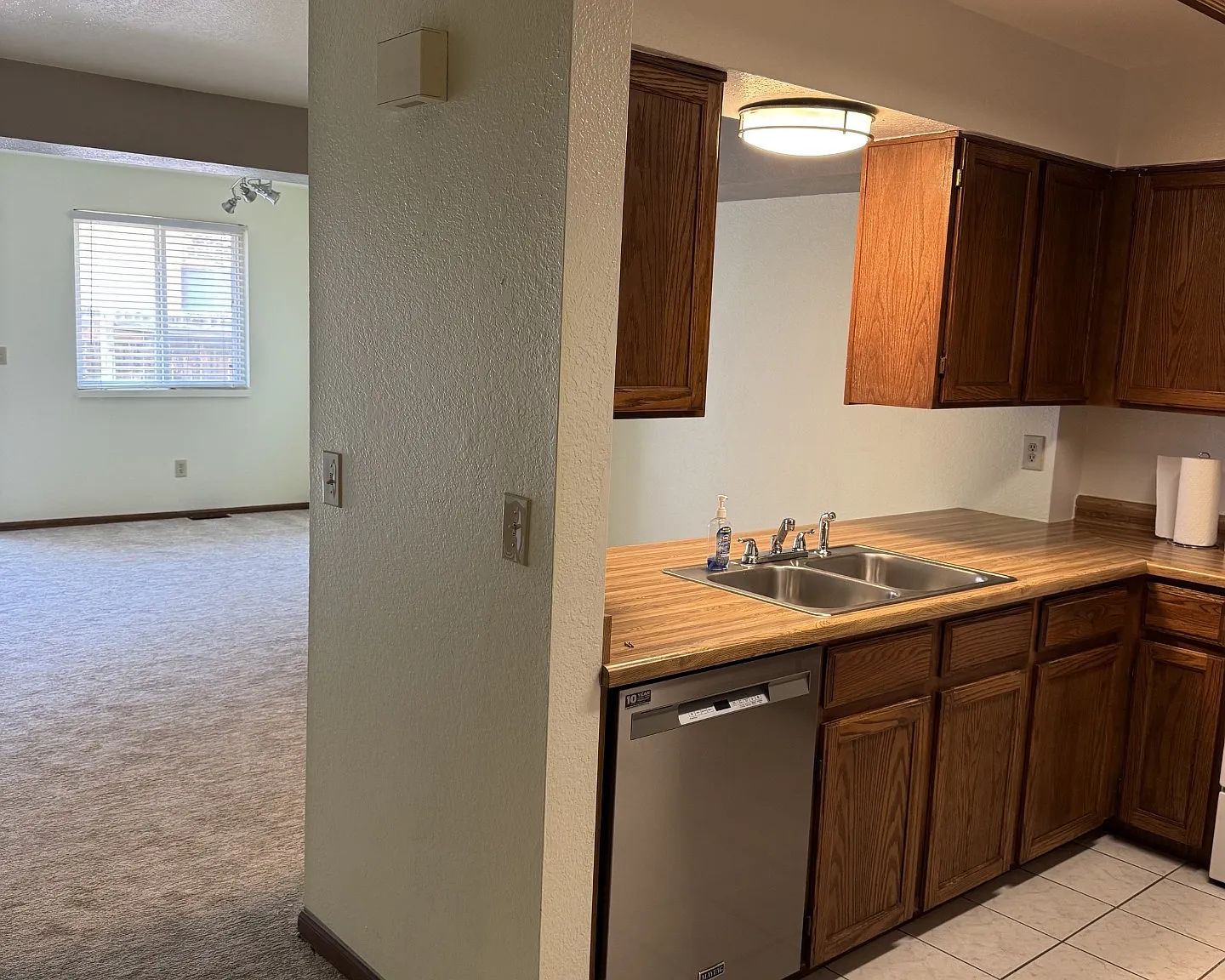 2 bed, 1500 sqft, $2,000 — Photo 3