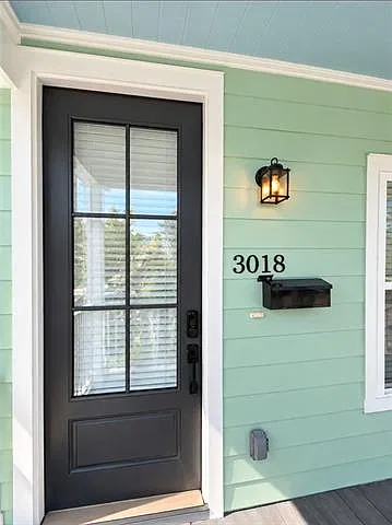 3 bed, 2.0 bath, 1313 sqft, $2,000 — Photo 2