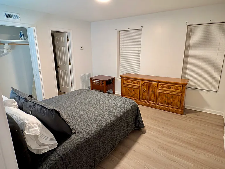 301 E Sullivan St #6 — Photo 6