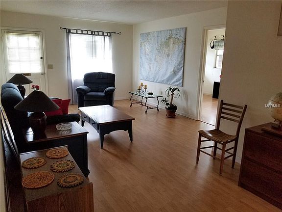 4th image of 9900 Lily St