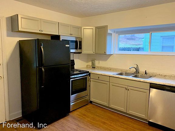4th image of 2620 Mayflower Dr