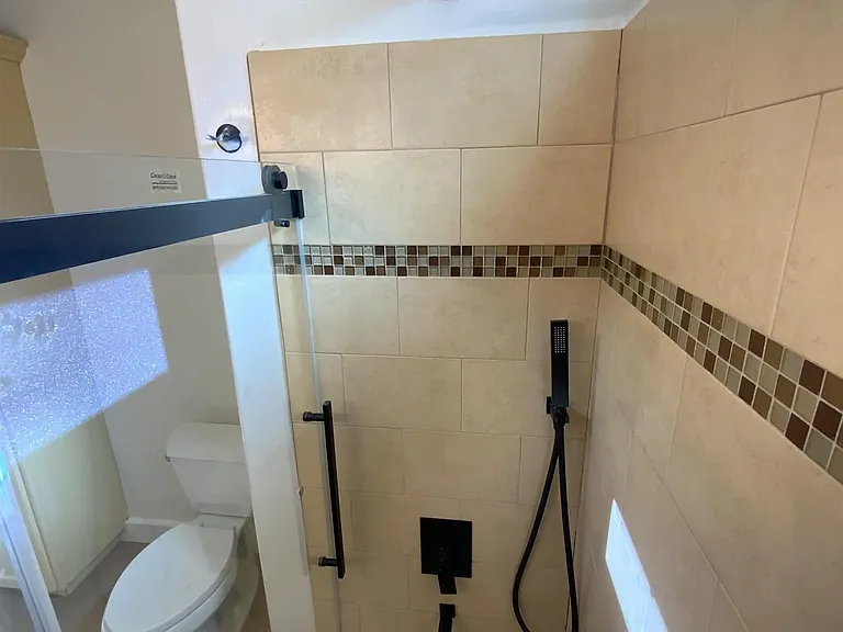 520 Glover Ave #A — Photo 29
