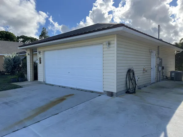 374 Benschop Street, Sebastian, FL 32958