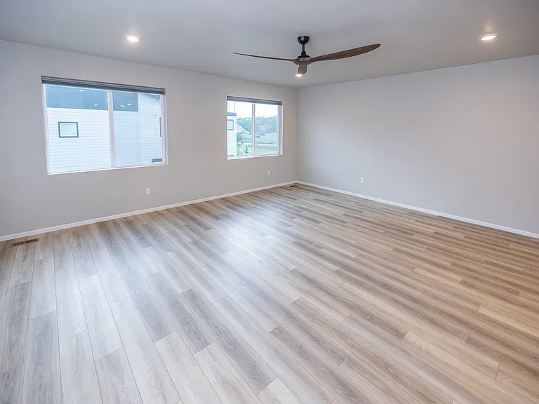 5677 Vivian St — Photo 11