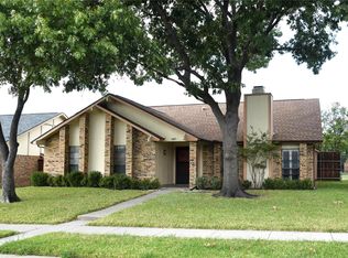 2045 Cologne Dr, Carrollton, TX 75007