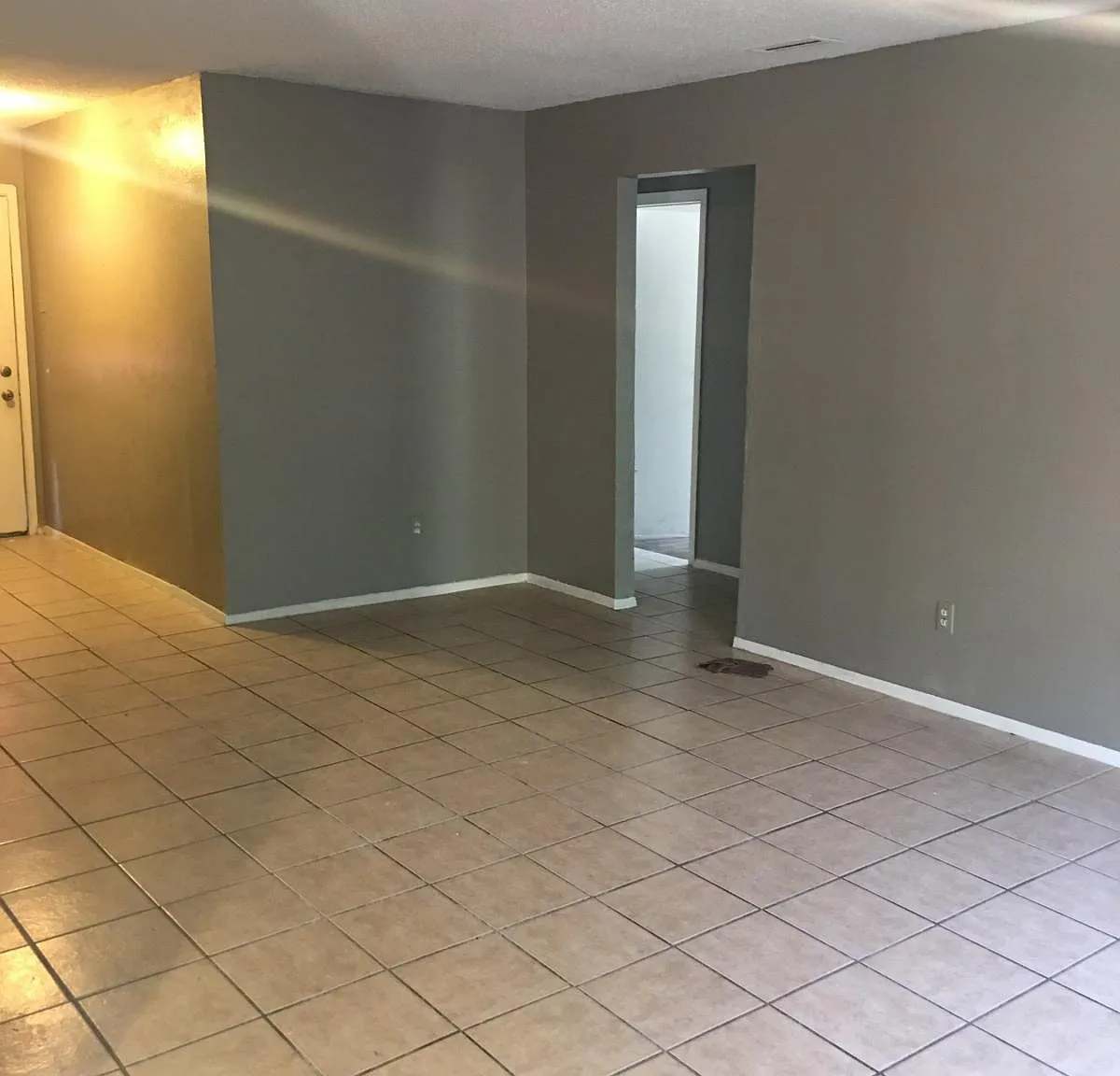3 bed, 1083 sqft, $1,650 — Photo 4