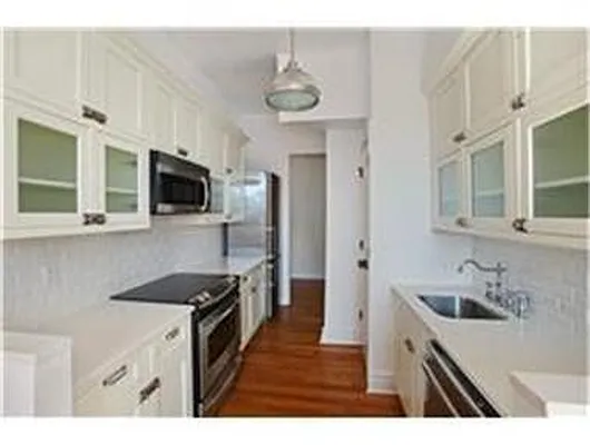 Rented by Douglas Elliman | media 2