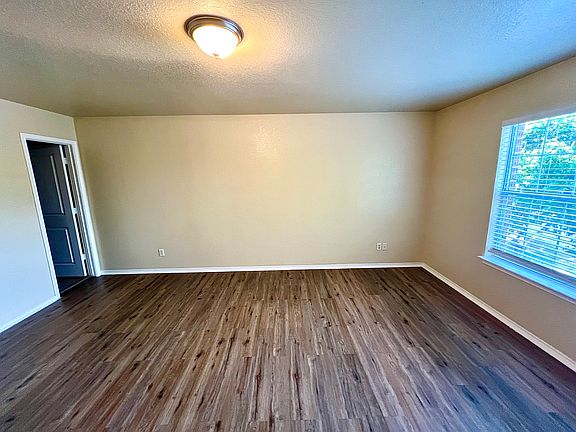 2nd image of 5002 Terrace Wood