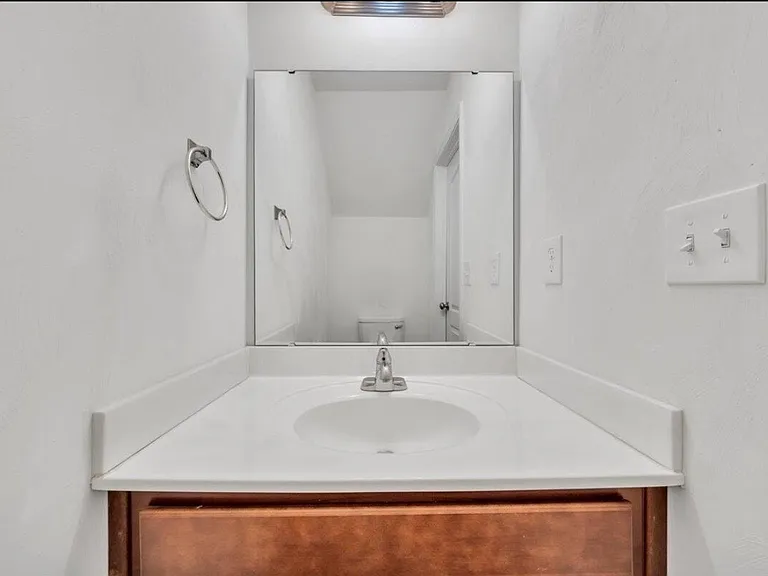 6810 Village Green Dr — Photo 2
