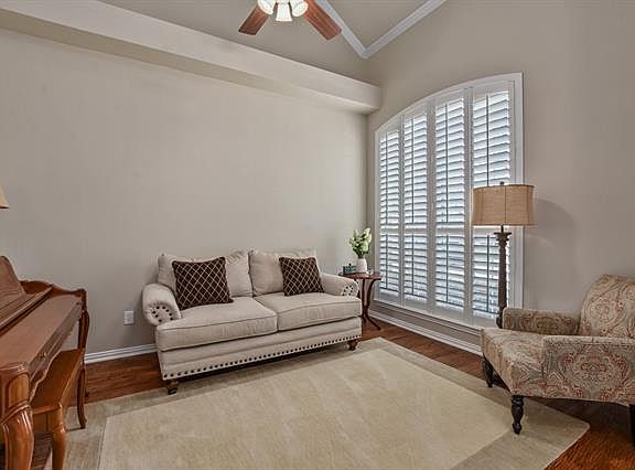 5th image of 2708 Meadow Wood Dr