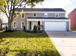 5485 Hammersmith Dr, West Bloomfield, MI