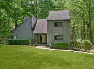 10 Bisbee Lane, South Salem, NY 10590