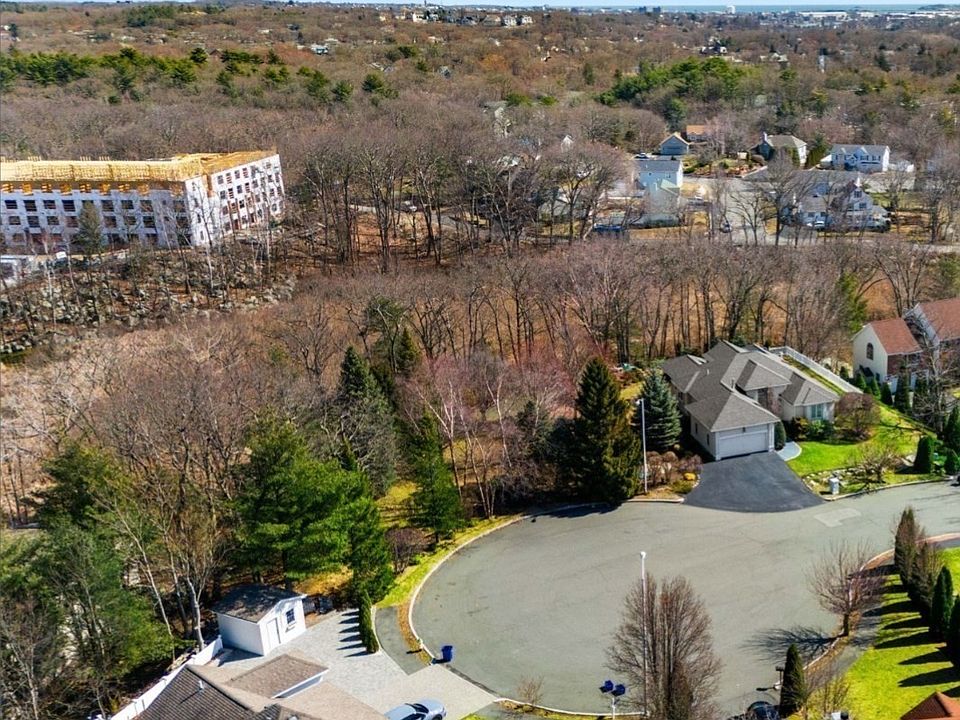 2nd image of 11 Kayla Dr