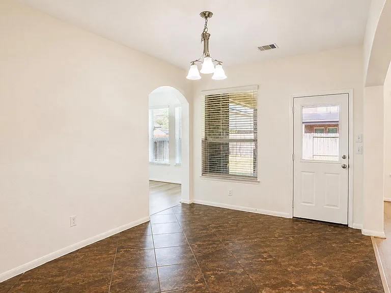 3303 Belmont River Ln — Photo 16