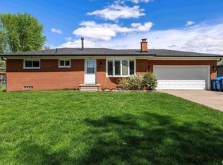 139 E 3rd St, Coal Valley, IL 61240