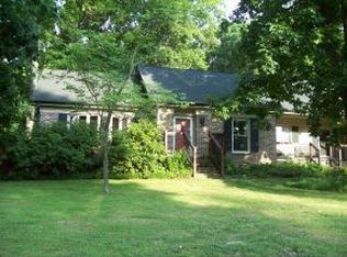 9 Bramble Ln, Bristol, VA 24201