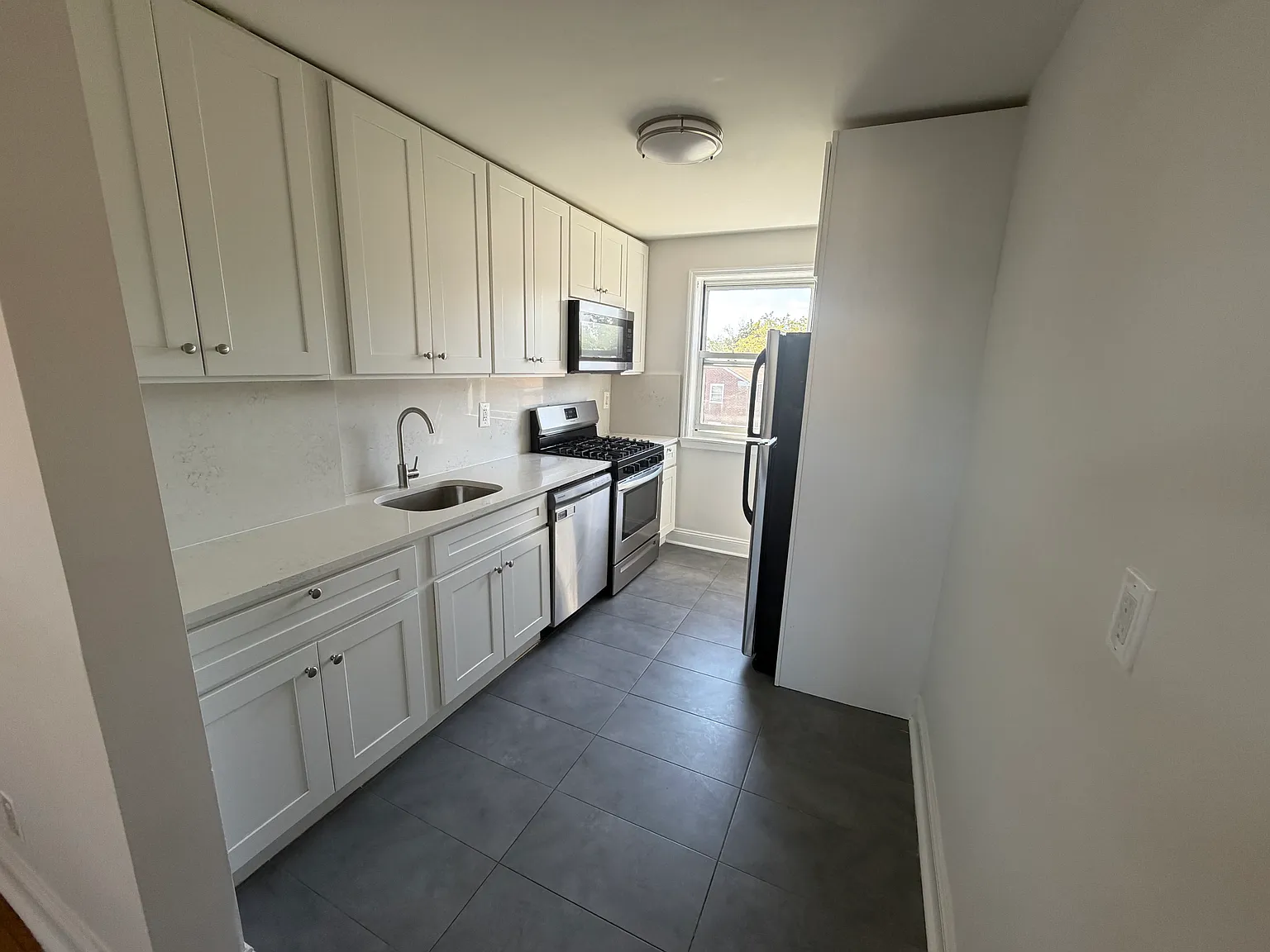 69th Ave, Oakland Gardens — Photo 4