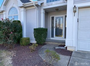 1 Wellington Pl, Monroe Township, NJ 08831