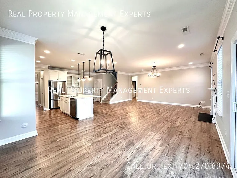 278 Preston Rd — Photo 6