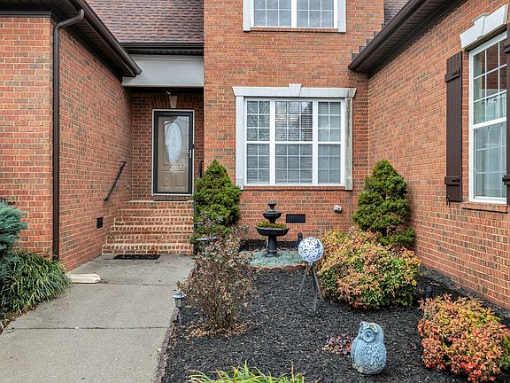 5th image of 1311 Heather Pl
