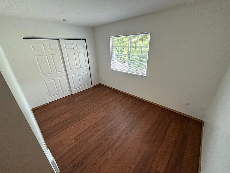 950 South Ash — Photo 16