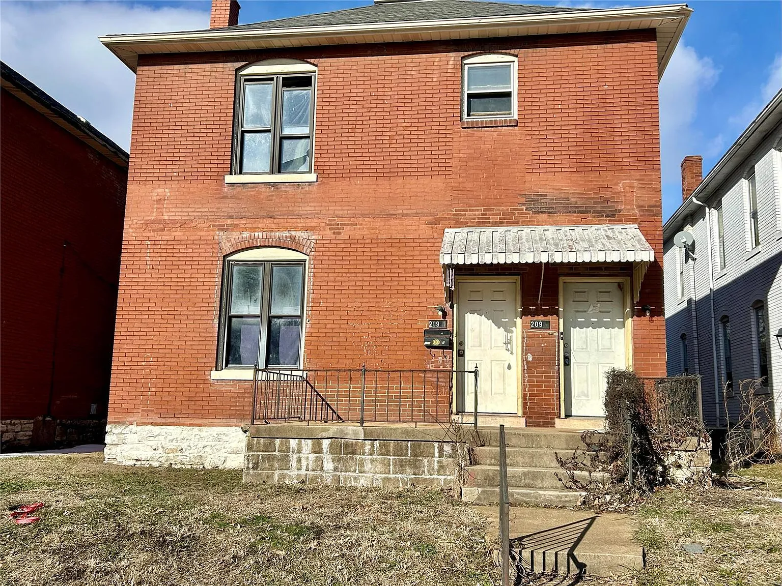 209 E Garfield St photo 1