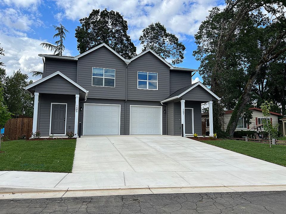 1685 and 1687 12th Ave Duple
