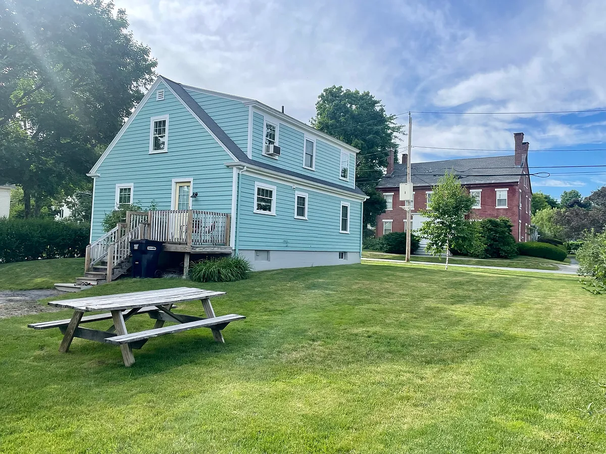 Outside back yard and parking - 25 Norfolk St