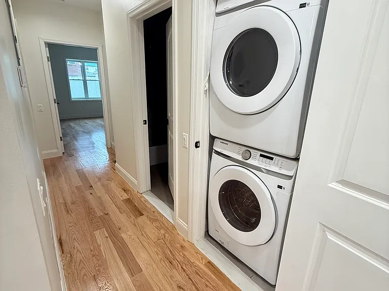 154 Bay 29th St #3 — Photo 2