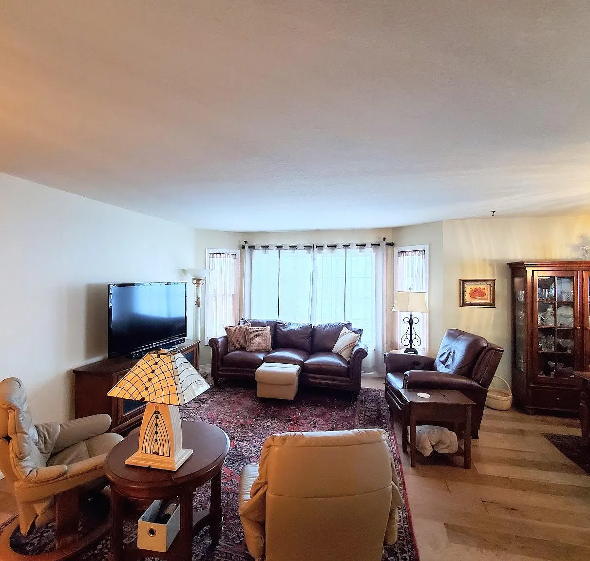 2 bed, 2781 sqft, $3,400 — Photo 2